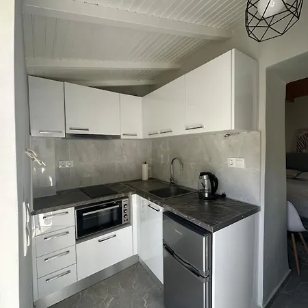 Mamour In Mavrovouni *