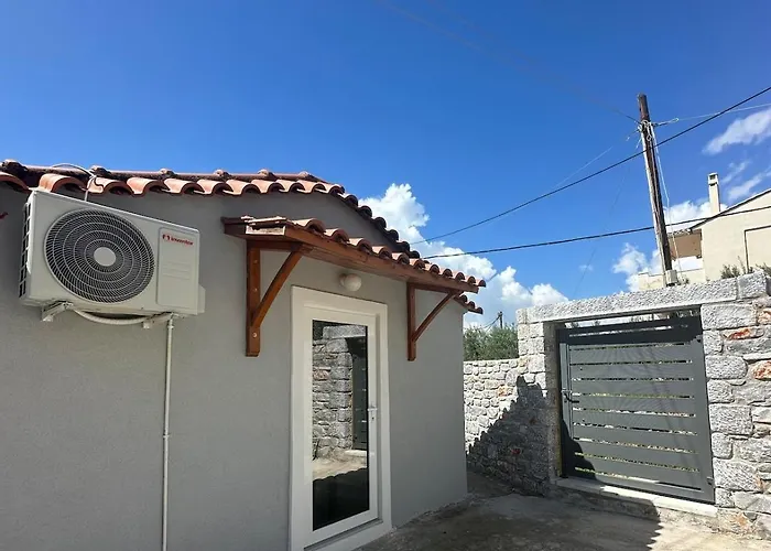 Mamour In Mavrovouni * Mavrovoúnion